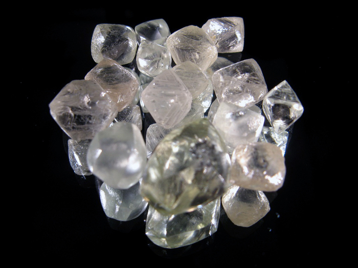 3896_naked_science_diamonds-5_10240768