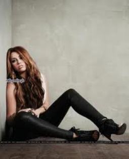images (5) - Miley CYrus-Sedinta foto
