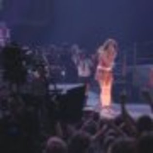 hkjkjljhjfjghj - o oiubesc pe Miley