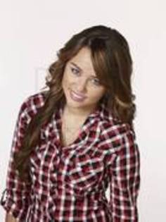 HMPIEKEERPULLFPVIHY - o oiubesc pe Miley