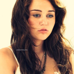 22189561_QLELSXQEL - catev apoze cu miley