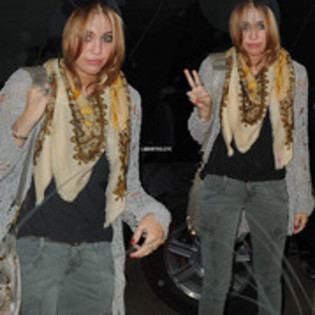 22189685_JZPLSDMHD - catev apoze cu miley