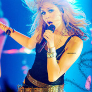 22189796_IPXXXIXTG - catev apoze cu miley
