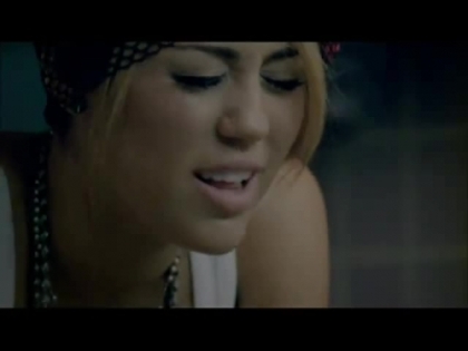normal_Miley_Cyrus_-_Who_Owns_My_Heart_-_European_Single_058