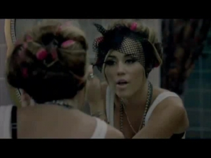 normal_Miley_Cyrus_-_Who_Owns_My_Heart_-_European_Single_082 - Miley Cyrus Who owns my heart music video-00