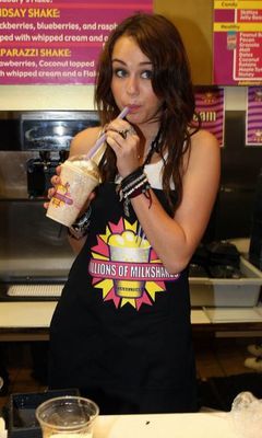 - 0 A MILEY CYRUS POZE EXTREM DE RARE A 0