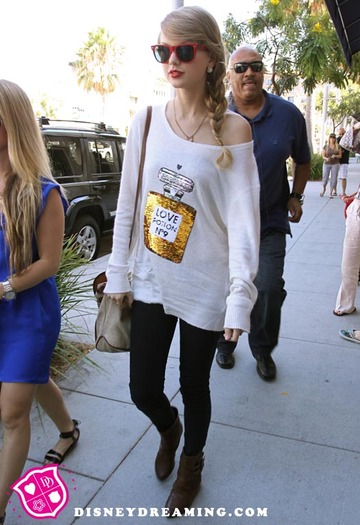 Taylor-Swift-Love-Potion-Sweater - Taylor Swift