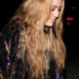 miley-cyrus-xandros-8-97x97 - Miley Cyrus prinsa de Paparazzi