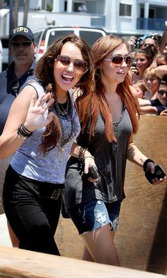  - 0 A MILEY CYRUS POZE EXTREM DE RARE A 0