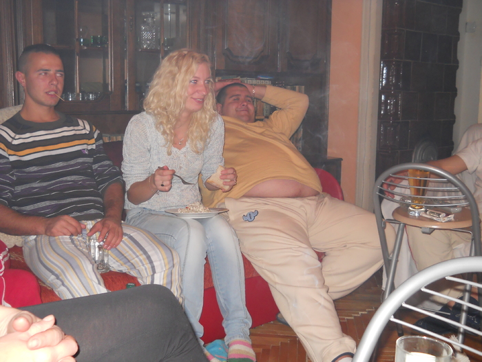 Adi relaxat,asteapta repriza a II-a - cu gasca la meci