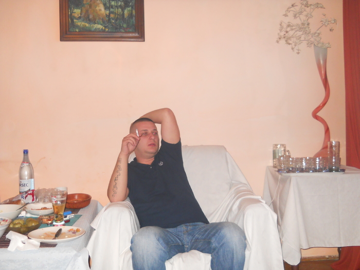 pfiuuuu...am sfeclit-o - cu gasca la meci