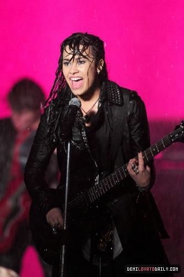 normal_183 - Dont Forget Video Stills