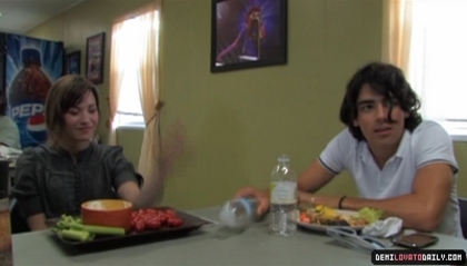 normal_PDVD_010 - Backstage Footage From Jonas Brothers 2008 Burnin Up Tour