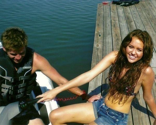 18660_101808329853083_100000717505679_52298_7511798_n - Poze Miley Ray
