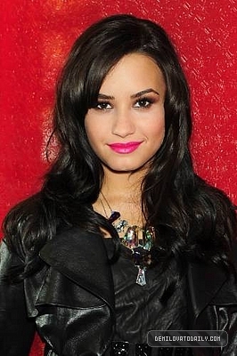 normal_084 - Here We Go Again On the Set