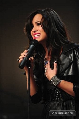 normal_142 - Here We Go Again On the Set