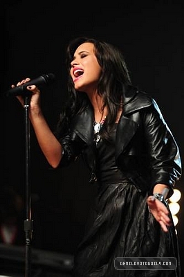 normal_143 - Here We Go Again On the Set