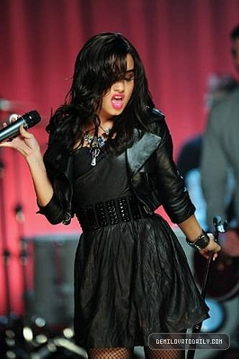 normal_174 - Here We Go Again On the Set