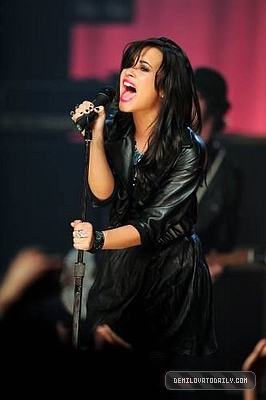 normal_191 - Here We Go Again On the Set