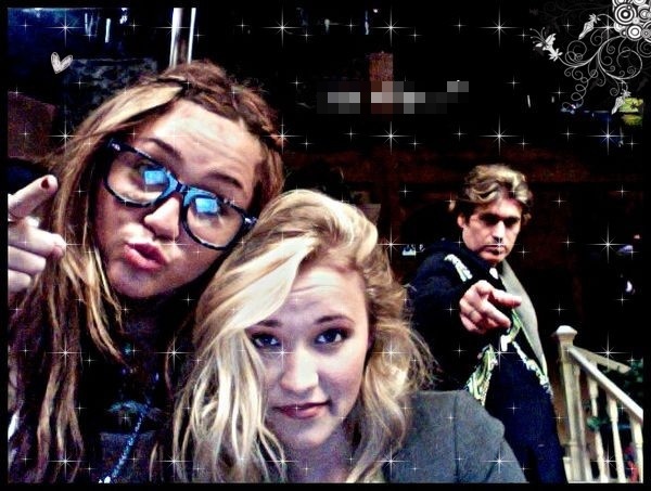 22890433_EFFWTCKGY - EMILY OSMENT