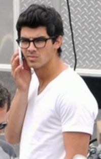 14803412_ZTGJDNBYG - chelsea staub si joe jonas