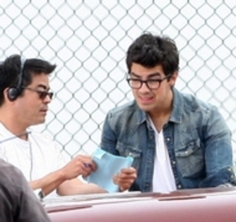 14803446_FDGSYBAFL - chelsea staub si joe jonas