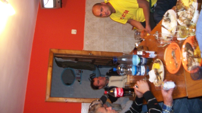 100_0572 - chefuri_intre prieteni porumbari 09-10-11