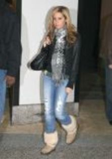 ashley-tisdale_2[1]