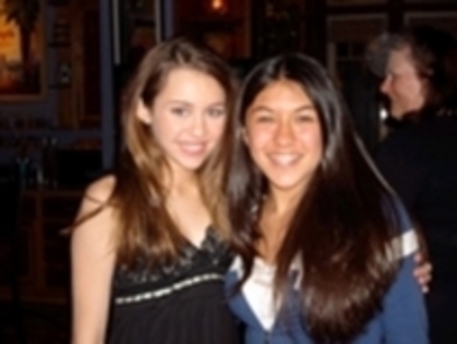 QOVKYEJEIKJLLSQUEID - Miley Cyrus
