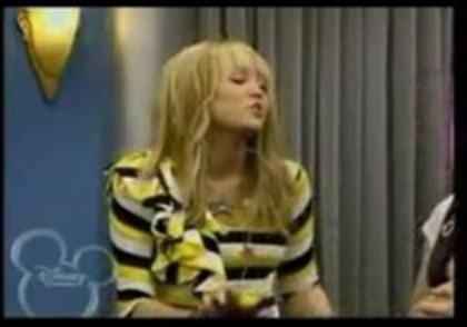 22523317_DSFEHPNTL - 0-magicienii pe punte cu hannah montana