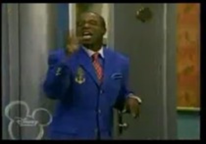 22523318_OCLKUYMVC - 0-magicienii pe punte cu hannah montana