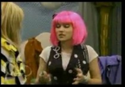 22523396_DIKGZSGFI - 0-magicienii pe punte cu hannah montana