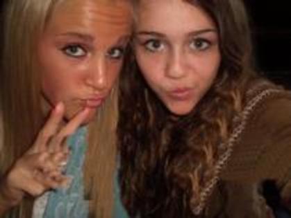 NUOUGZZHJDTNUOZDBBU - Miley Cyrus