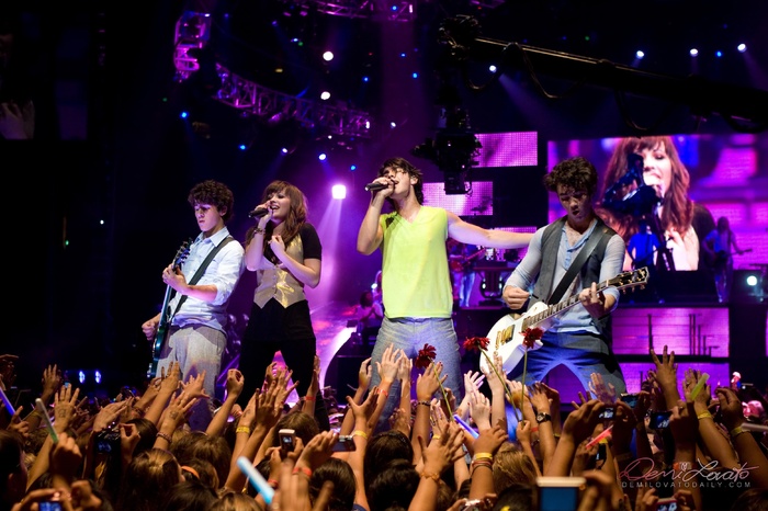 003 - Jonas Brothers 3D Concert Movie 2009 Stills