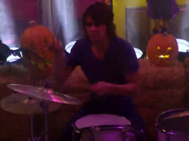 bscap0216 - sonny work of art halloween special