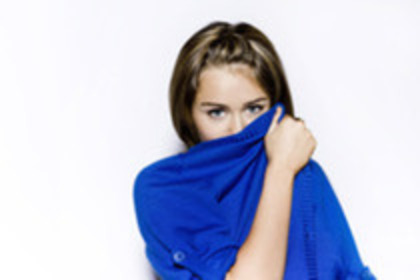 20125733_YJCCBRRMI - sedinta foto Miley C 10