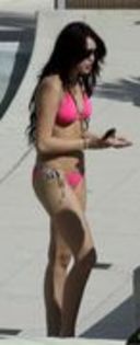 16088785_HQDLKDHBG - Miley Cyrus la plaja