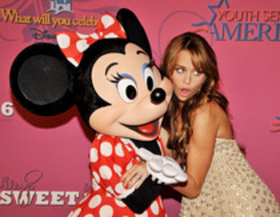 17176725_ZEHSJOXTR - Miley Cyrus
