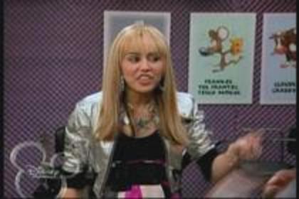 17176570_RBGWXCIBQ - Miley Cyrus