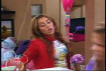 17176554_HIERGOLLL - Miley Cyrus