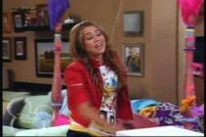 17176551_PKVZJHYLR - Miley Cyrus