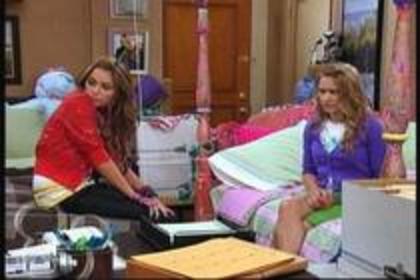 17176546_DBLOGLHGR - Miley Cyrus