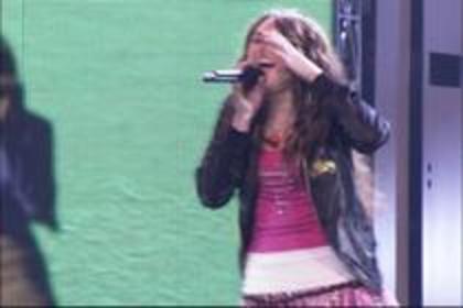 17176544_FYBNBSKSL - Miley Cyrus