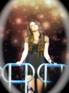 17176468_GWUFRFHPC - Miley Cyrus