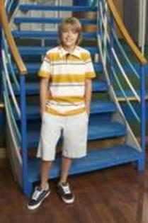 22885845_AAZPDKBTR - 0-zack si cody o viata minunata pe punte