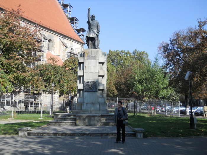 statuia făuritorului Marseillezei romanilor