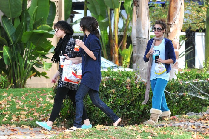 002 - NOVEMBER 1ST Leaving McDonald with Selena and Dallas