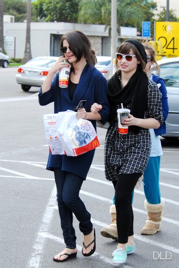 003 - NOVEMBER 1ST Leaving McDonald with Selena and Dallas