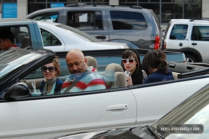 normal_016 - NOVEMBER 1ST Leaving McDonald with Selena and Dallas