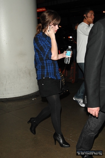 011 - SEPTEMBER 21ST - Arrives at LAX airport